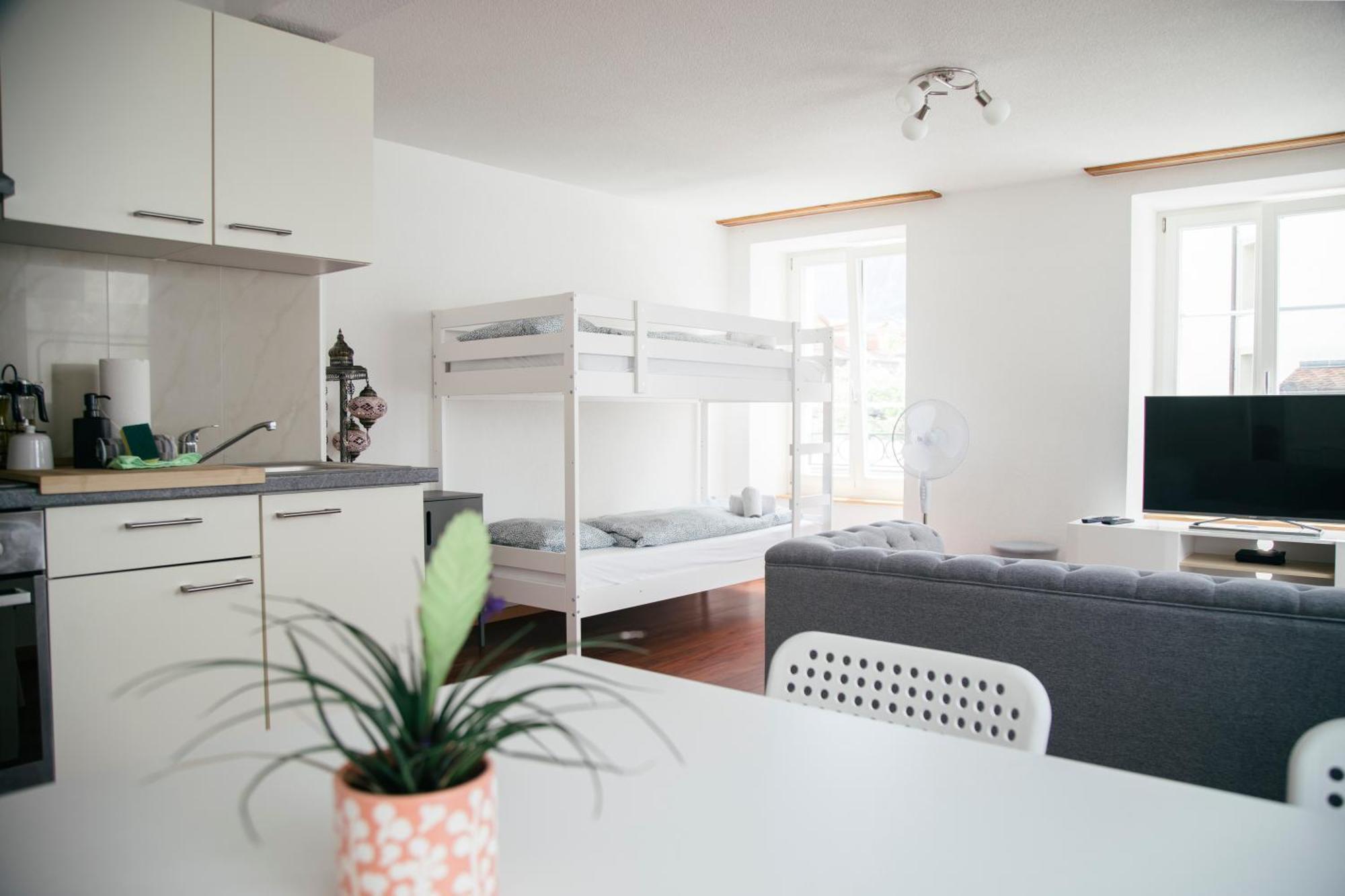 Nimbuzzz Apartments Unterseen Buitenkant foto