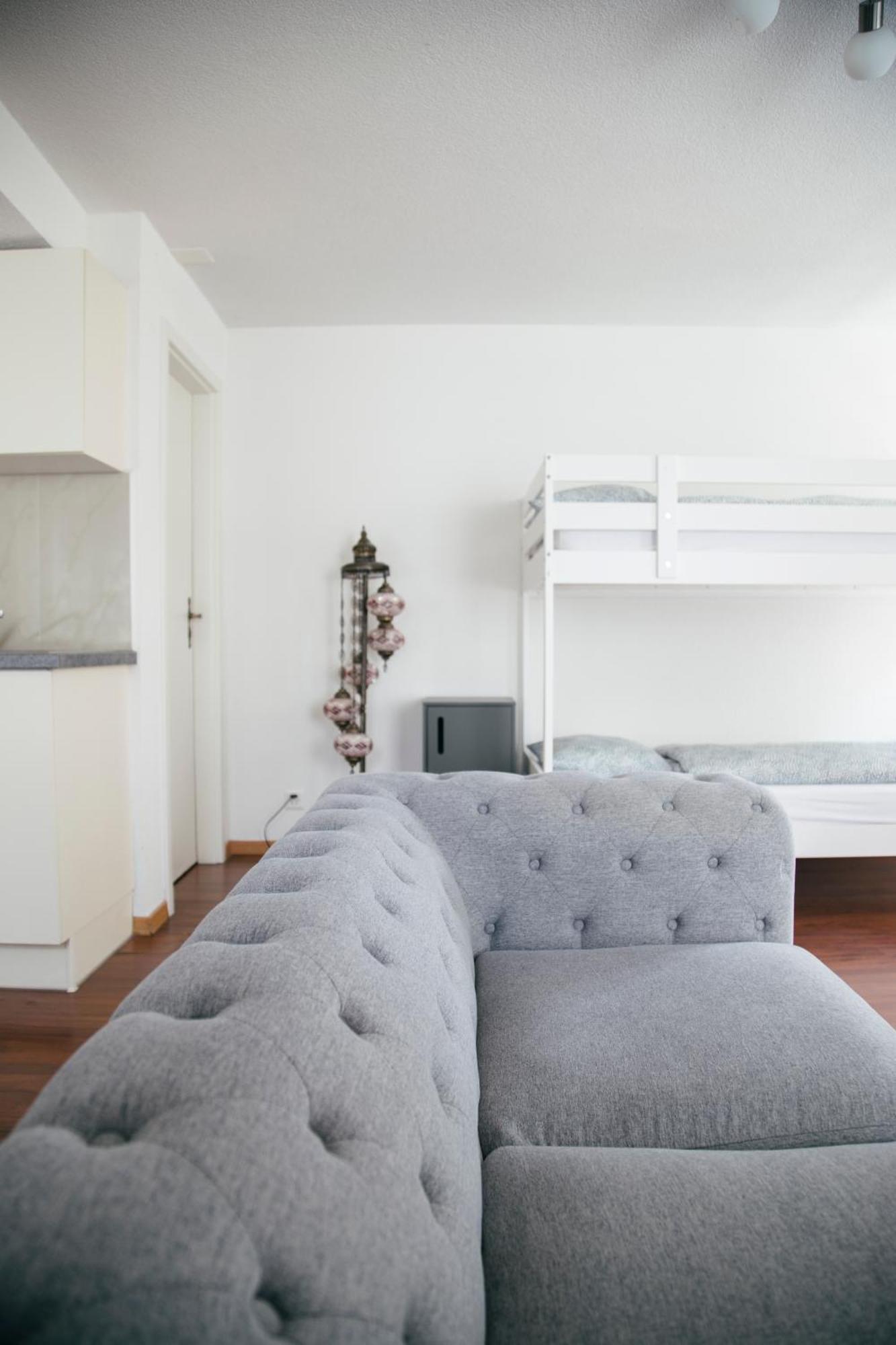 Nimbuzzz Apartments Unterseen Kamer foto